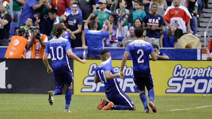 Watch: Juan Agudelo gives USMNT a Dos-A-Cero lead over Mexico