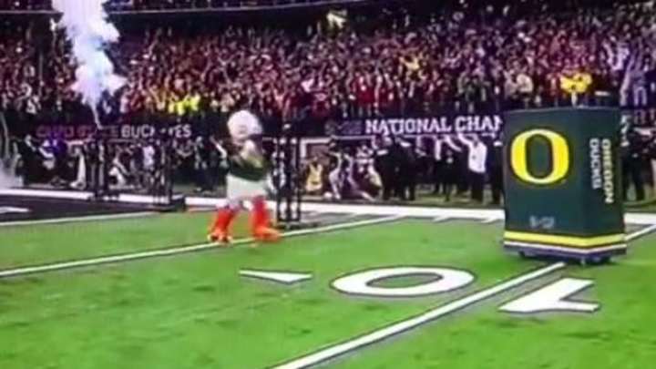 Watch: Oregon mascot waddles dramatically onto field