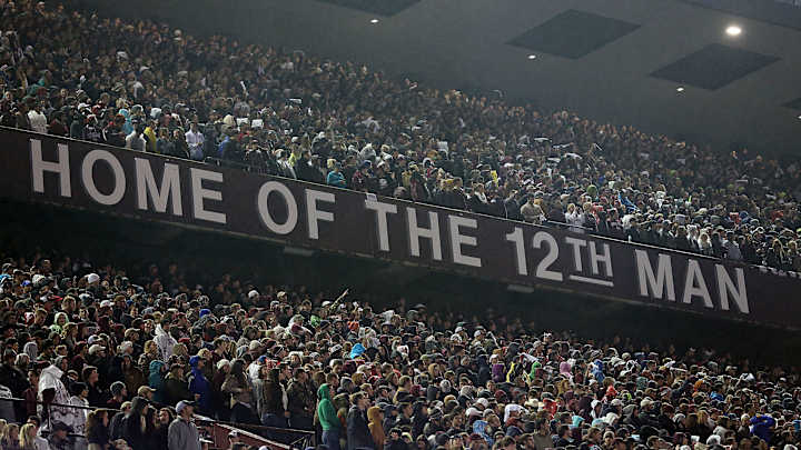 College sports received a record $1.26 billion in donations in 2014