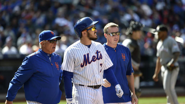 d'Arnaud out more than 3 weeks, Blevins more than 6 weeks