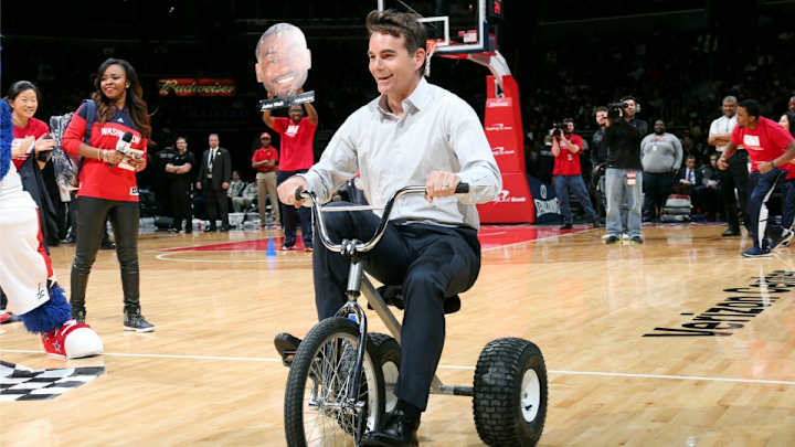 Watch Jeff Gordon dominate a tricycle race at a Wizards game
