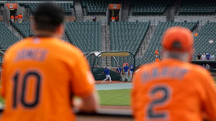 Orioles hit 3 HRs in return home, beat Blue Jays 5-2