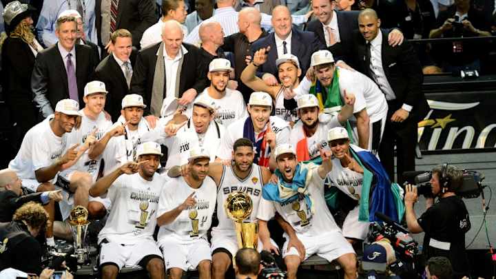 San Antonio Spurs make championship trip to White House San Antonio Spurs make championship trip to White House