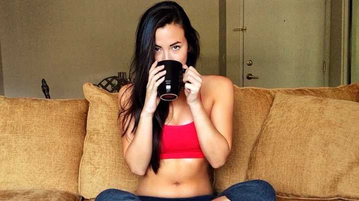 Tues. A.M. Hot Clicks: Erica Nagashima; Burger King Pays $1 Million on Mayweather Walk to Ring
