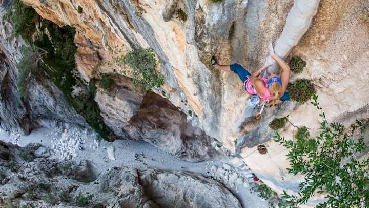 Extreme Exposure: DiGiulian's Eiger pursuit, Jordy Smith's insane move