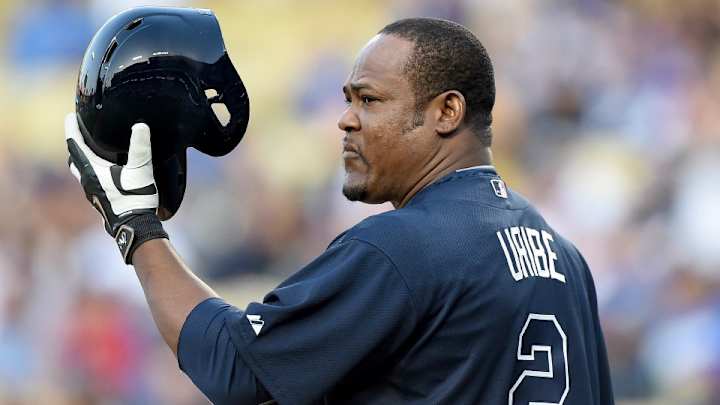 Braves had trouble putting together a jersey for Juan Uribe