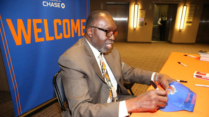 Knicks fans hoarded food at Fan Appreciation Night Knicks fans hoarded food at Fan Appreciation Night