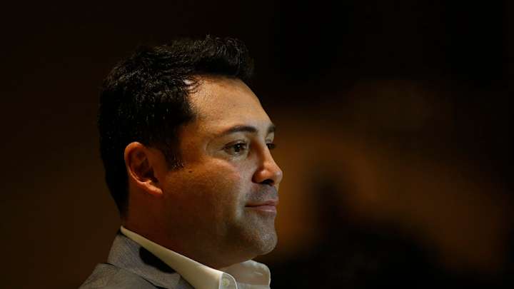 Oscar De La Hoya is 'very serious' about a possible comeback
