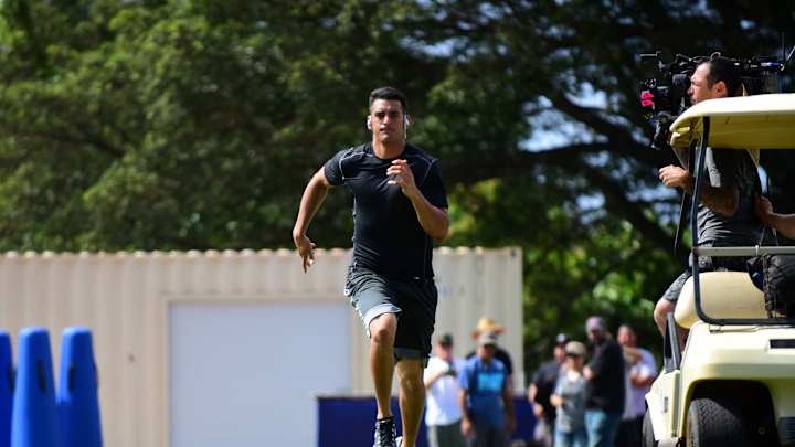 Top NFL prospect Marcus Mariota flaunts his Beats on YouTube