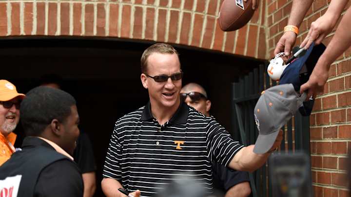 Sutton's defensive TD helps Orange win Vols' spring game