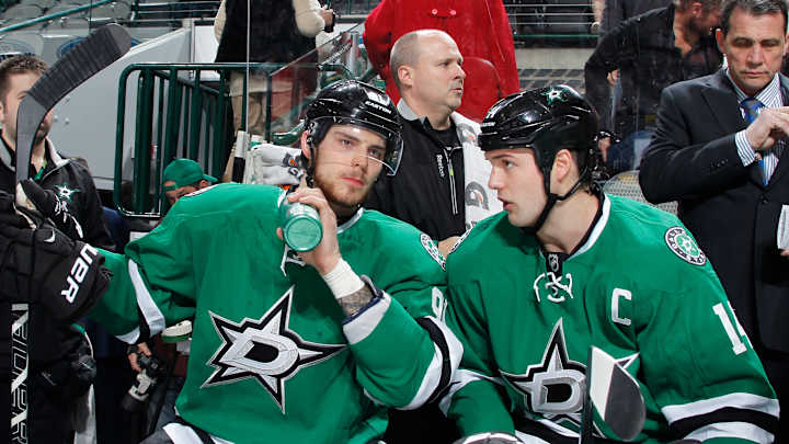 Moms get revenge on Stars' Tyler Seguin, Jamie Benn in funny video