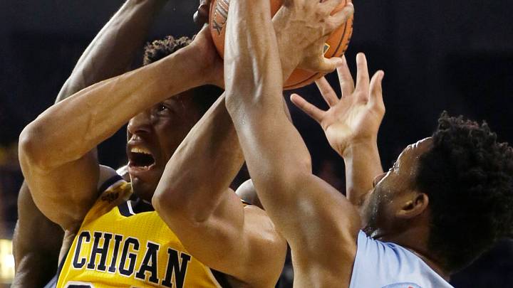 Michigan coasts to 80-33 win over Delaware State Michigan coasts to 80-33 win over Delaware State