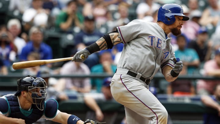 Rangers LF Josh Hamilton's knee still sore, will get MRI