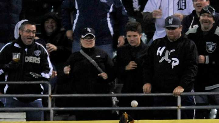 White Sox beat Tigers 4-3 to avoid last place