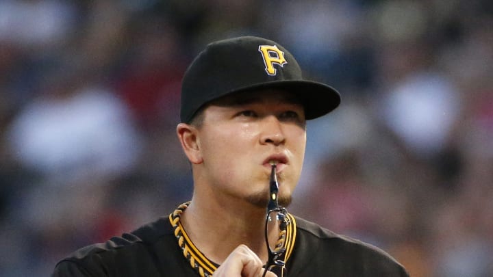 Pirates turn triple play, rally to cool off Cardinals 7-5