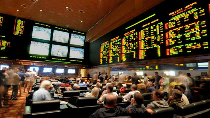 Bettors lined up 500-deep to wager on the NCAA tournament