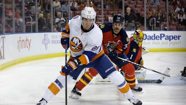 Islanders re-sign Brock Nelson to 3-year deal