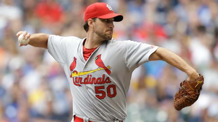 Adam Wainwright gets some gateside BBQ at the St. Louis airport