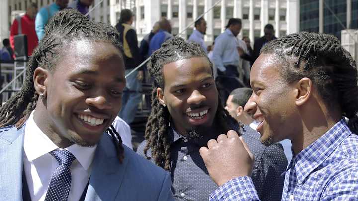 Rams take running back Todd Gurley with 10th pick