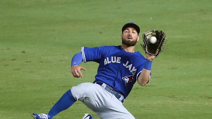 Simmons' breaks tie in 9th, Braves finally win at home