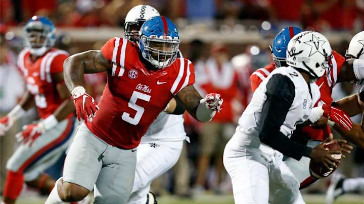 Ole Miss’s Robert Nkemdiche leaves game with concussion