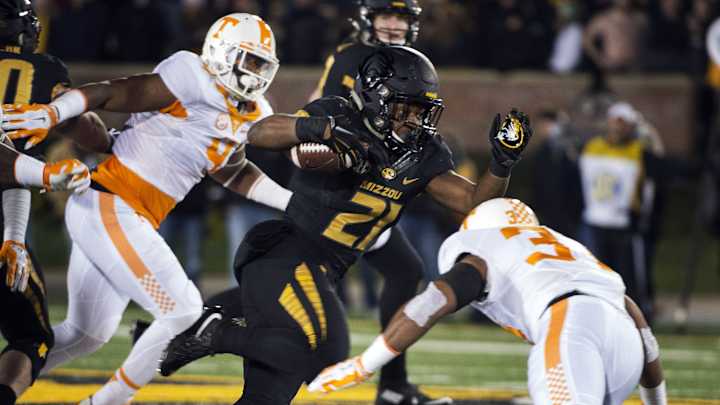 Tennessee defense beating up on weak offenses late in season