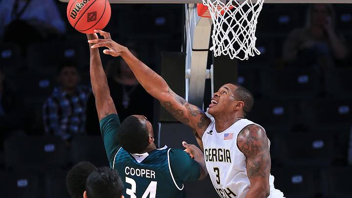 Mitchell, Georgia Tech blow past Green Bay, 107-77