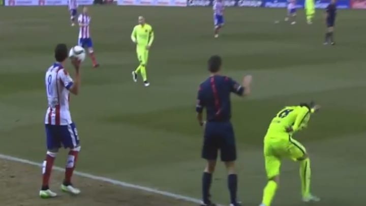 Barcelona's Jordi Alba got smacked in the head with an assistant's flag Barcelona's Jordi Alba got smacked in the head with an assistant's flag