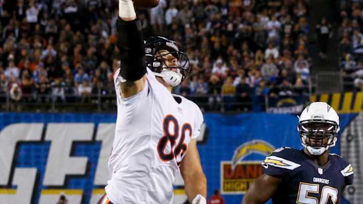 Miller's 1-handed TD grab lifts Bears over Chargers, 22-19 Miller's 1-handed TD grab lifts Bears over Chargers, 22-19