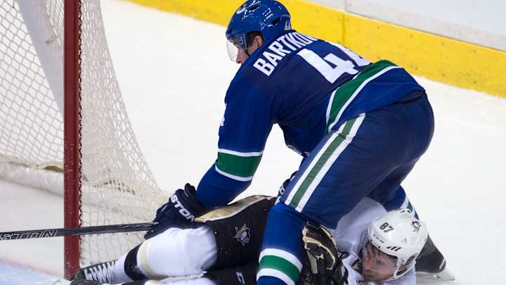 Crosby helps Penguins hold off Canucks 3-2 Crosby helps Penguins hold off Canucks 3-2