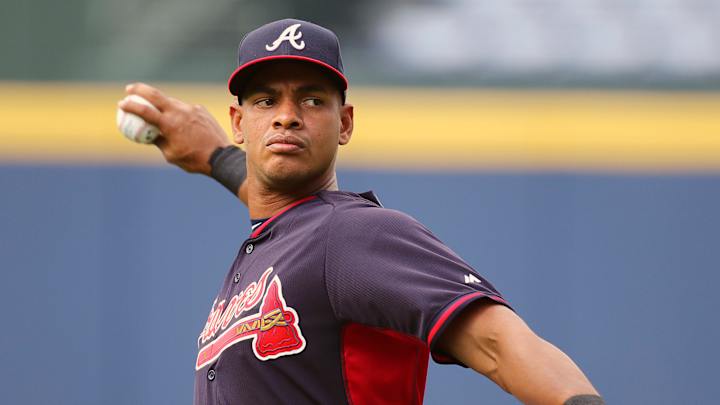 Cuban defector Hector Olivera joins Braves for final month