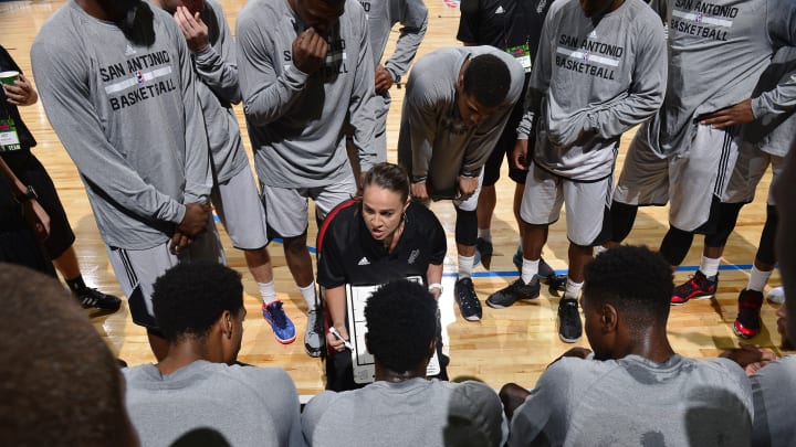 Hammon makers her summer league coaching debut for Spurs Hammon makers her summer league coaching debut for Spurs