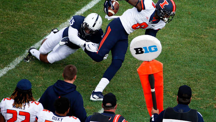 Hackenberg leads Penn State over Illinois 39-0