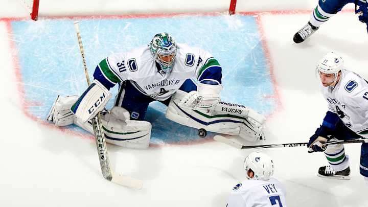 Canucks to start G Ryan Miller in Game 5 vs. Flames