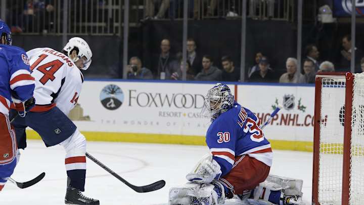 Capitals close with 6 straight goals, beat Rangers 7-3