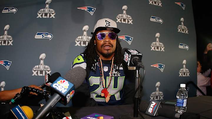Marshawn Lynch stares down reporter, gives shoutouts