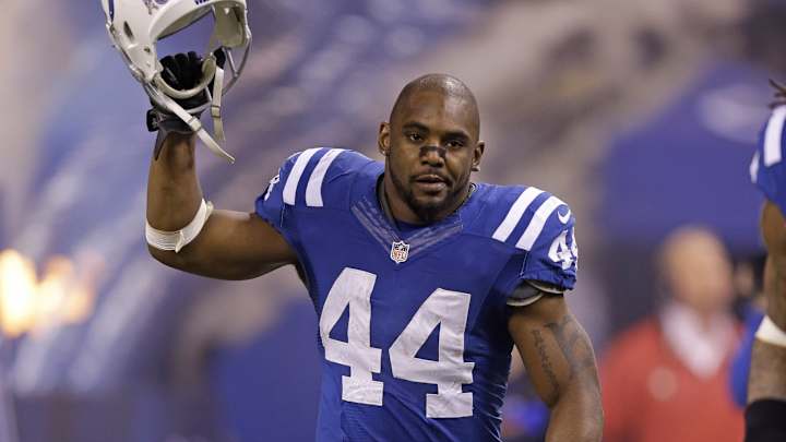 Indianapolis brings back RB Ahmad Bradshaw