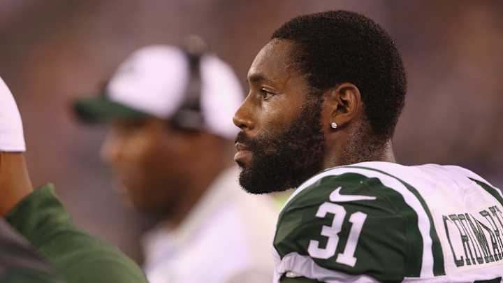 New York Jets CB Antonio Cromartie leaves game with knee injury New York Jets CB Antonio Cromartie leaves game with knee injury