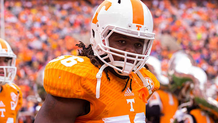 Tennessee linebacker Curt Maggitt out with “freak injury”
