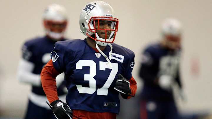 Arizona Cardinals release cornerback Alfonzo Dennard