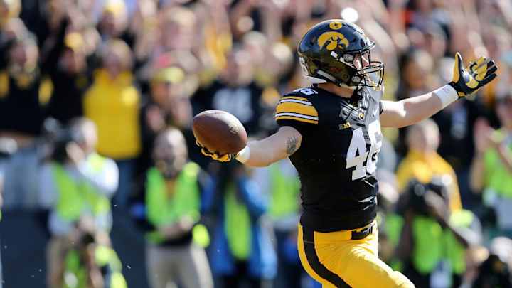 Watch: Iowa TE George Kittle makes one-handed catch