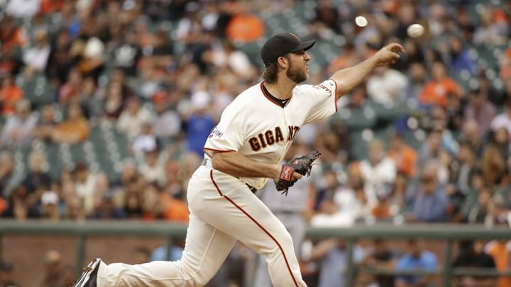 Bumgarner nearly perfect as Giants blank Padres 8-0
