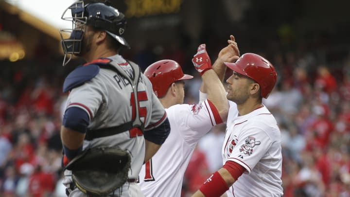 Mesoraco's double in 9th sends Reds over Braves 4-3