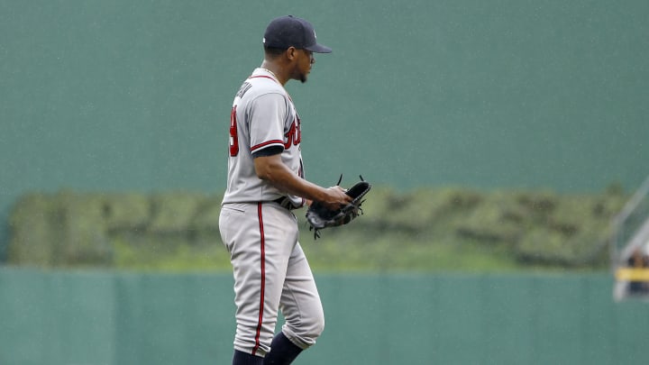 McCutchen hit by pitch, elbow injured as Pirates top Braves