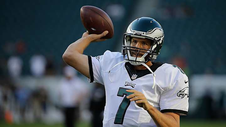 Eagles QB Sam Bradford thinks Terrell Suggs targeted his knees on hit