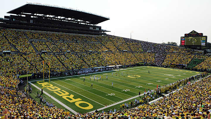 QB Tristen Wallace flips commitment from Ohio State to Oregon