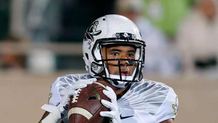 Oregon coach won't talk about QB Adams' injured finger