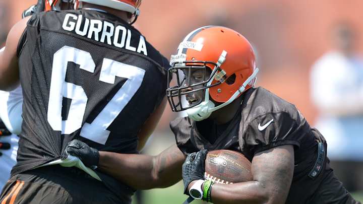 Bowe, Johnson back at practice for Browns Bowe, Johnson back at practice for Browns