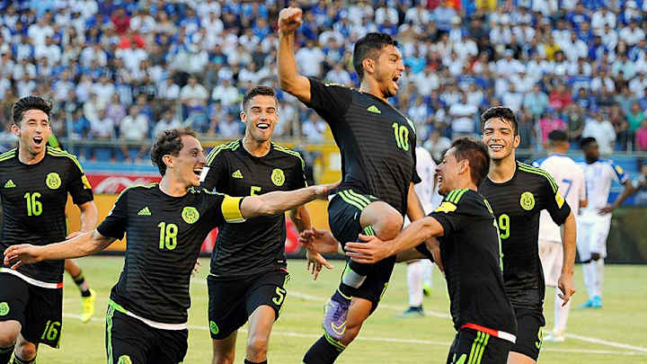 Goals from Corona, Damm lift Mexico past Honduras in World Cup qualifier
