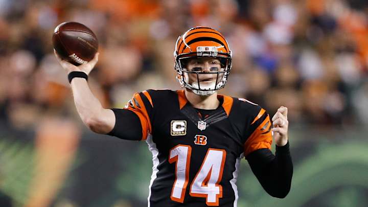 Dalton, Eifert lead Bengals over Browns 31-10 to go 8-0 Dalton, Eifert lead Bengals over Browns 31-10 to go 8-0